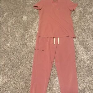 Figs Women's Scrub Set in Mauve